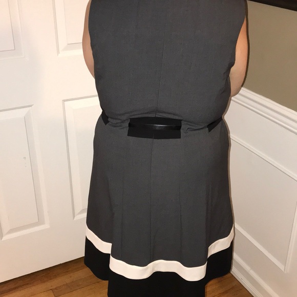Calvin Klein Dress with patent leather belt - Picture 4 of 4
